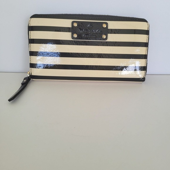 KATE SPADE Wellesley Neda Zip Around Wallet Black White Stripped Large Logo - Picture 1 of 11